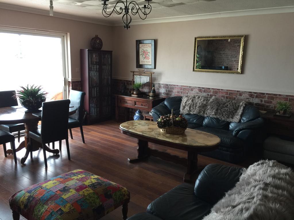 Lakeland Guest House بيمبروك دوك المظهر الخارجي الصورة